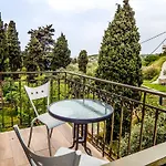 Amorani Apartment