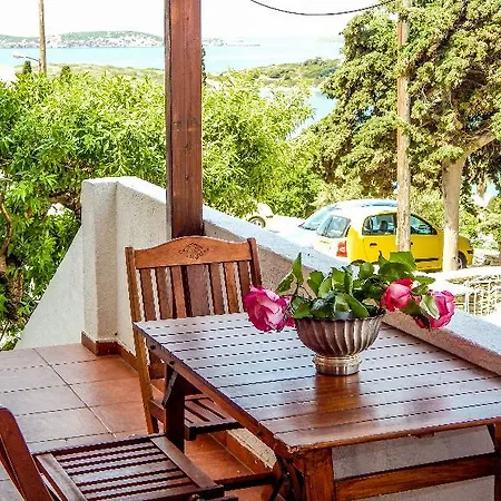 Amorani Apartment
